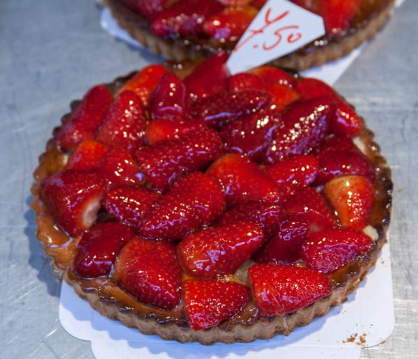 File:Strawberry tart calling out my name! (8438312530).jpg