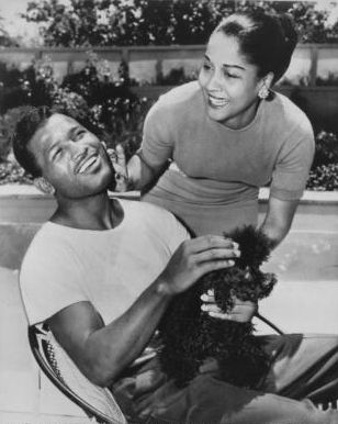 File:Sugar Ray Robinson with wife 1956.jpg