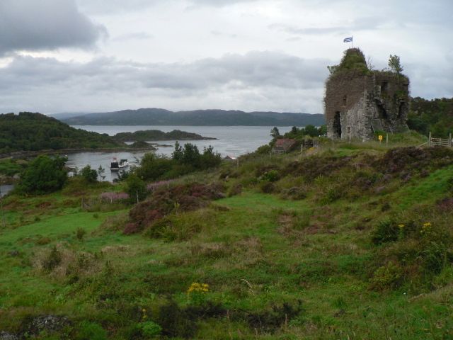 File:Tarbert Castle.jpg