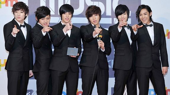 File:U-Kiss from acrofan (cropped).jpg