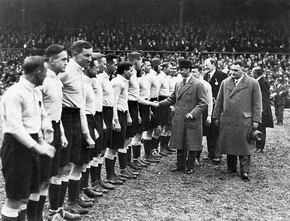 File:Waratahs at twickenham 1928.jpg