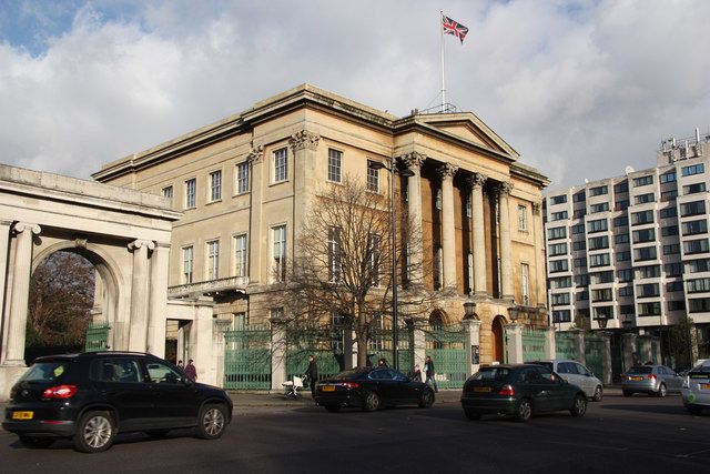 File:Apsley House - geograph.org.uk - 2718741.jpg