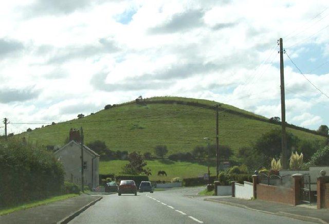 File:Banc-y-Warren - geograph.org.uk - 54234.jpg