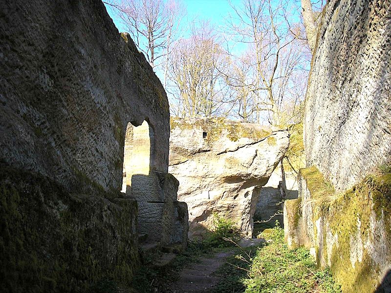 File:Burg Rotenhan 6.jpg