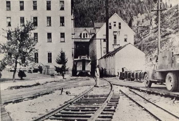 File:Burke, Idaho postcard showing Tiger Hotel (1888).jpg