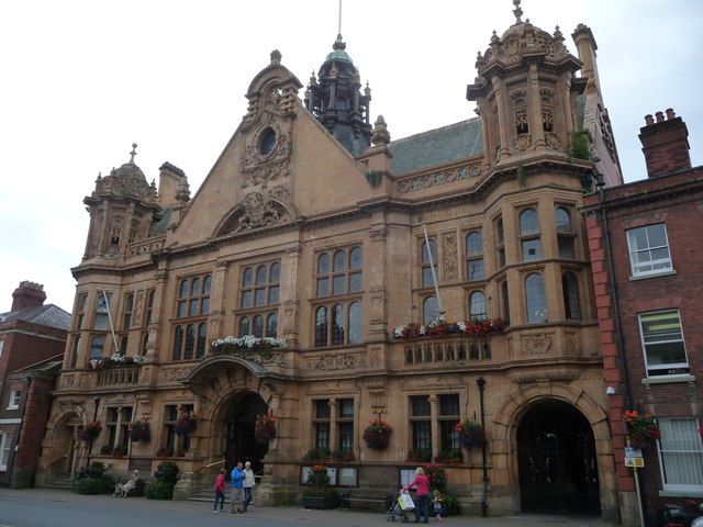 File:Hereford Town Hall (geograph 3084632).jpg