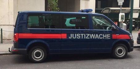 File:Justizwache vehicle.jpg