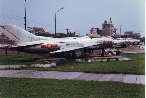 File:Shenyang J-6 and 2 Mig 21s.jpg