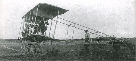 File:Sikorsky S-2 aircraft spring 1910.jpg