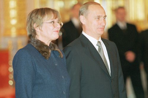 File:Vladimir Putin with Karin Jaani.jpg