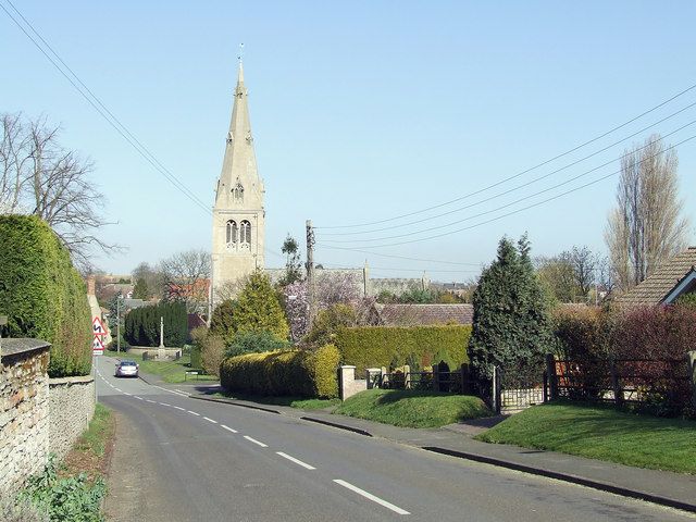 File:Captains Hill - geograph.org.uk - 365805.jpg