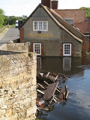 File:Newbridgefloods2007.JPG