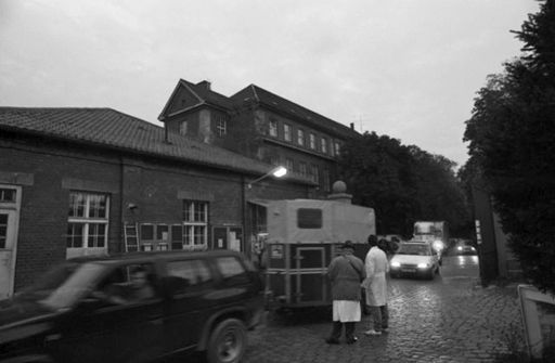 File:Pferdemarkt Muenchen 1996 02.jpg