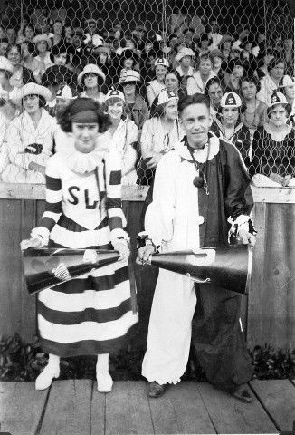 File:SLI Cheerleaders, Lafayette Louisiana, 1922.jpg