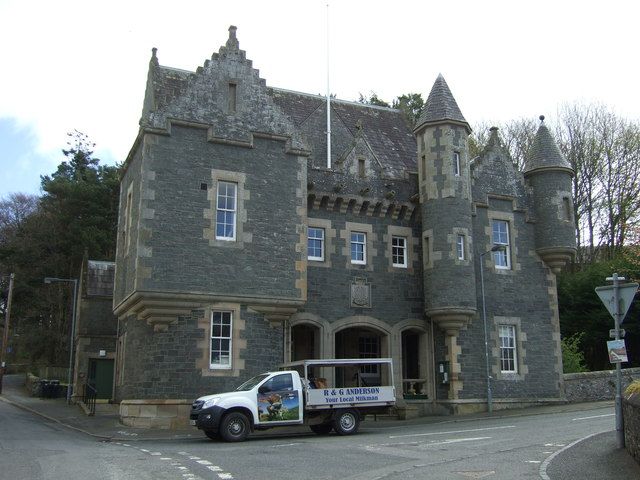 File:Stow Town Hall (geograph 5401009).jpg