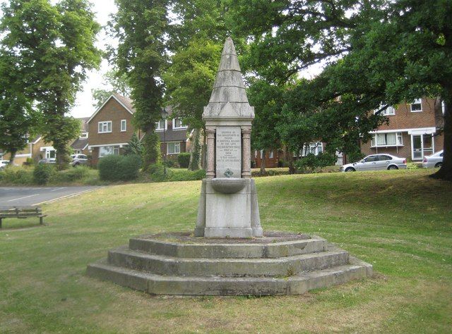 File:Tooke drinking fountain, Pinner-geograph-2456696.jpg