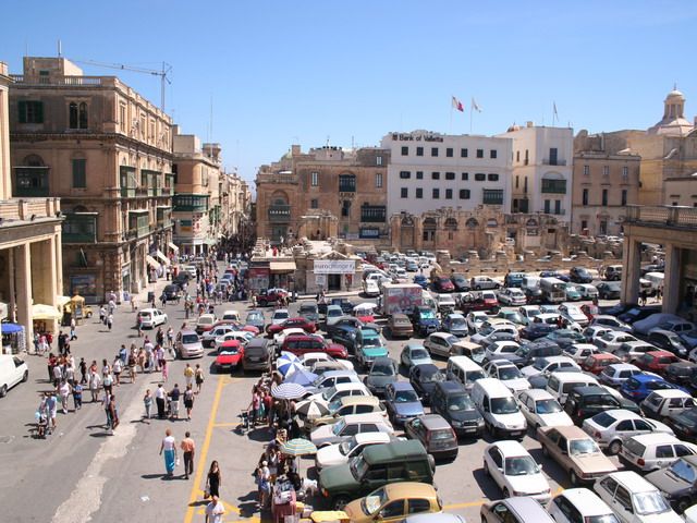 File:Bahnhof Valletta.jpg