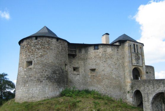 File:Château Mauléon.jpg