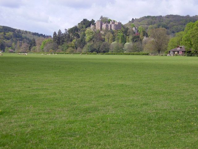 File:Dunster Castle 01.jpg