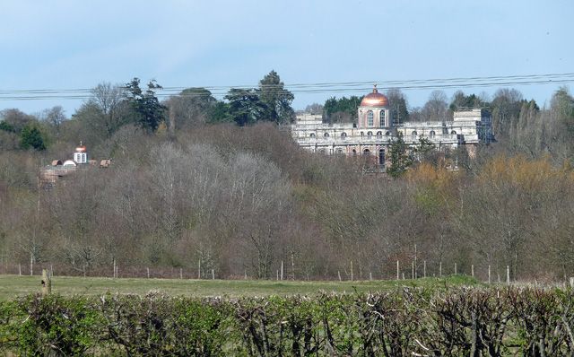 File:Hamilton Palace, Framfield (geograph 4427254).jpg