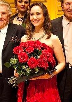 File:Mary-Jean O'Doherty, Paris Opera Awards 2013.jpg