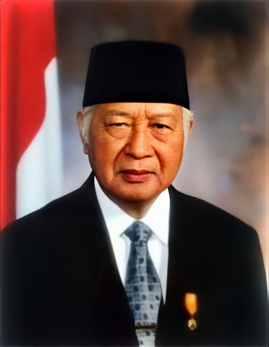 File:President Suharto, 1998.png