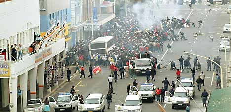 File:South Africa-2006-Security Guard Strike-001.jpg