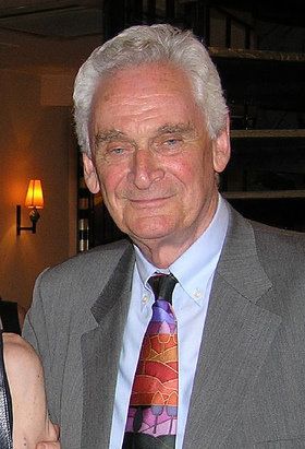 File:Vernon Heywood 2006 (cropped).jpg