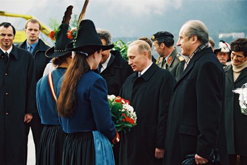 File:Vladimir Putin in Austria 8-11 February 2001-13.jpg