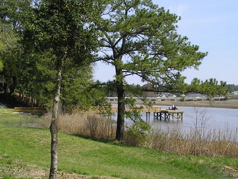 File:Windsor castle smithfield fishing pier.jpg