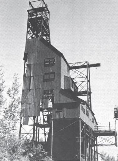 File:Hiawatha Mine Headframe.JPG