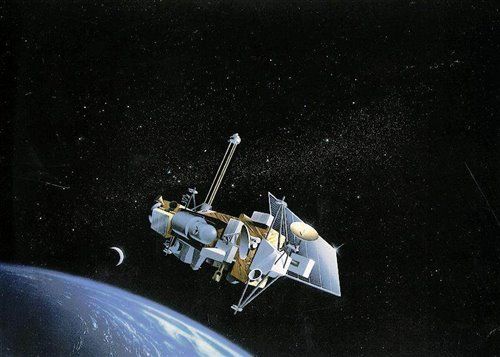 File:NASA's Upper Atmosphere Research Satellite.jpg