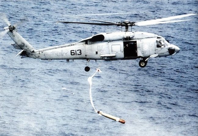 File:SH-60F Seahawk HS-14 dropping torpedo 1996.jpg