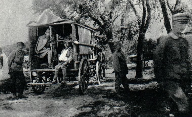 File:Transport rannych pod Urzędowem, 1915.jpg