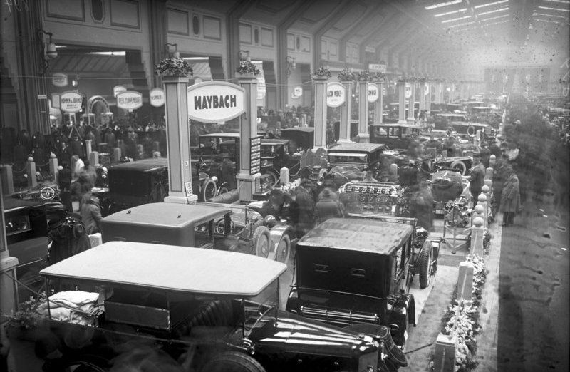 File:Bundesarchiv Bild 102-00894, Berlin, Eröffnung der Automobil-Ausstellung.jpg