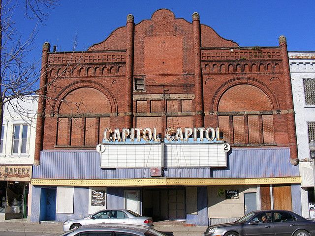 File:Capitol Theatre in Woodstock, Ontario.jpg