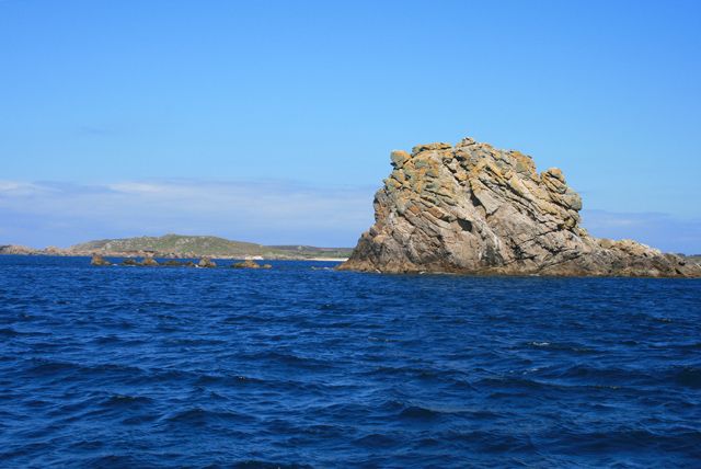 File:Castle Bryher - geograph.org.uk - 815648.jpg