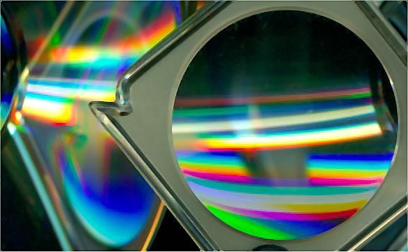 File:Cds and lens.jpg