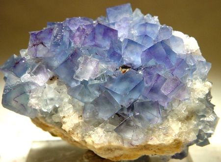 File:Fluorite-23807.jpg