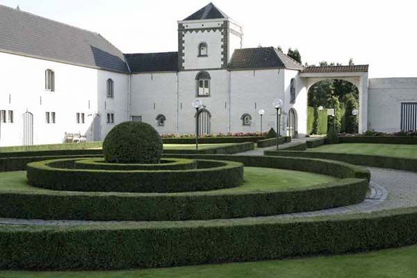 File:Golf-chateau-de-la-tournettef.jpg