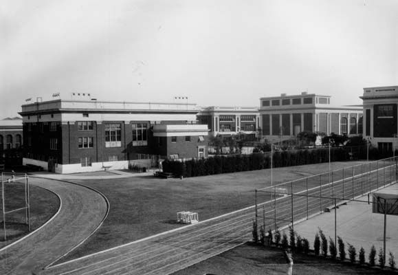 File:Jefferson High rear 00026113 1920.jpg