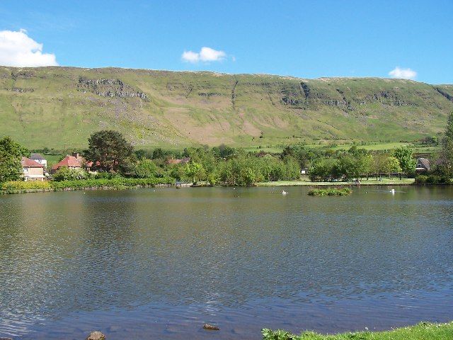 File:Lennoxtown Dam.jpg