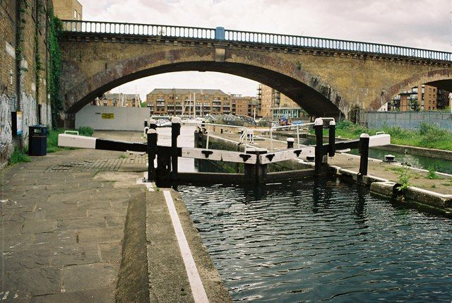 File:London Limehouse Blackwall.jpg