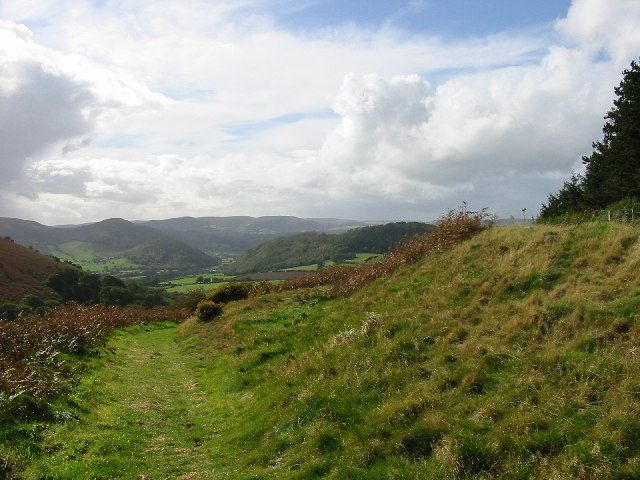 File:Offa's Dyke.jpg