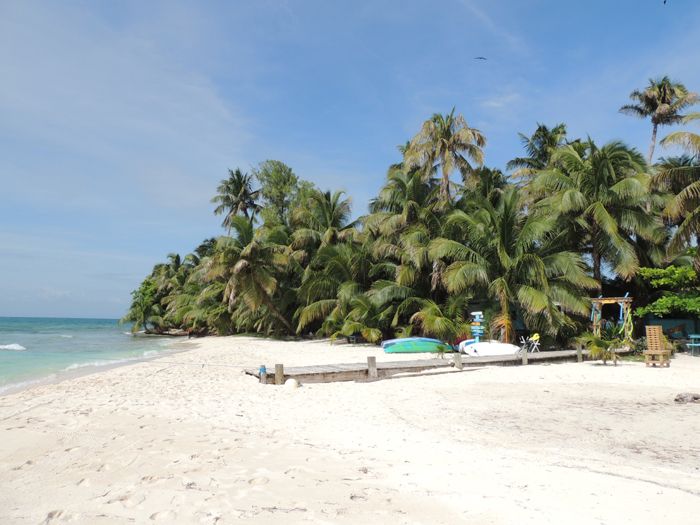 File:Ranguana Caye Belize HRoe 2016.jpg