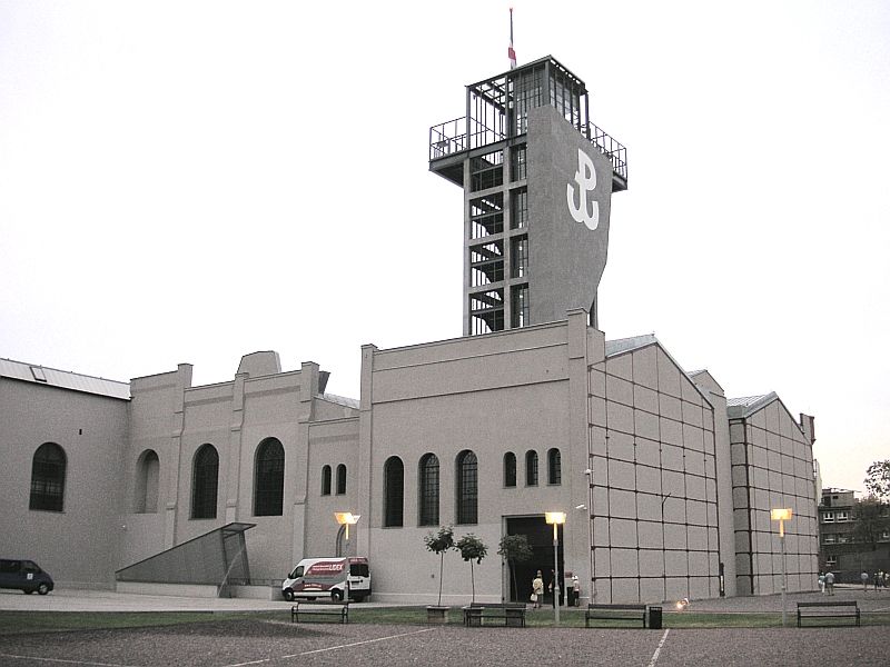 File:Warsaw Rising Museum.JPG