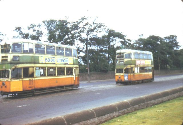 File:Glasgow trams at Auchenshuggle terminus.jpg