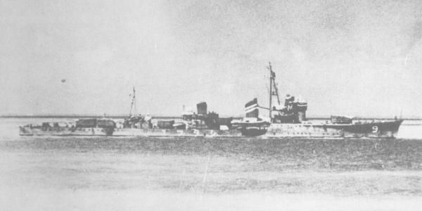 File:IJN DD Shiratsuyu in 1937.jpg