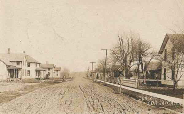 File:Ida, MI Main Street 1913.jpg