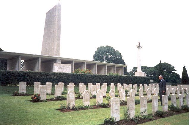 File:Kranji War Memorial, Singapore.jpg